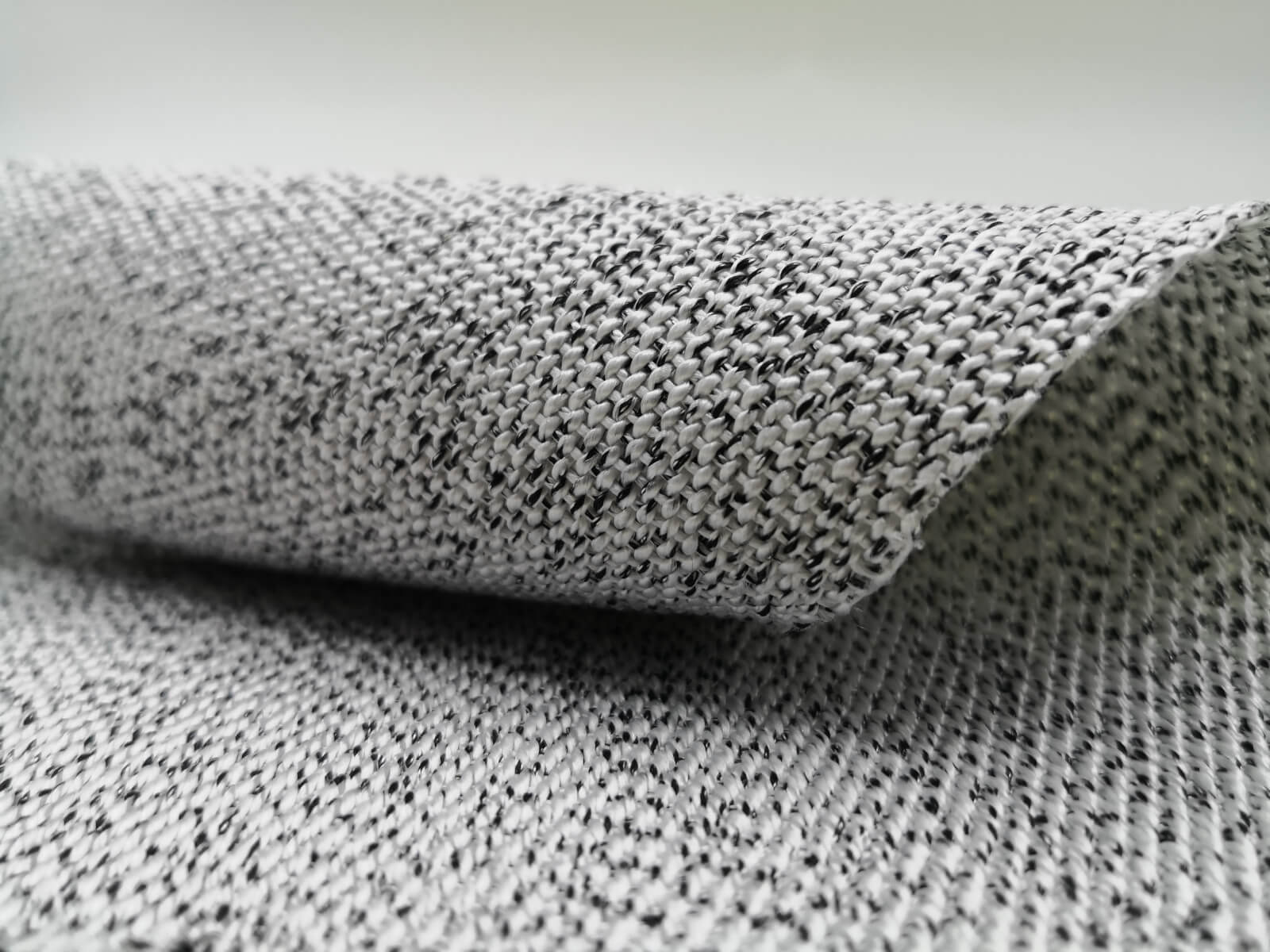 UHMWPE Cut Resistant Plain Woven Fabric 580gsm – SiYarn